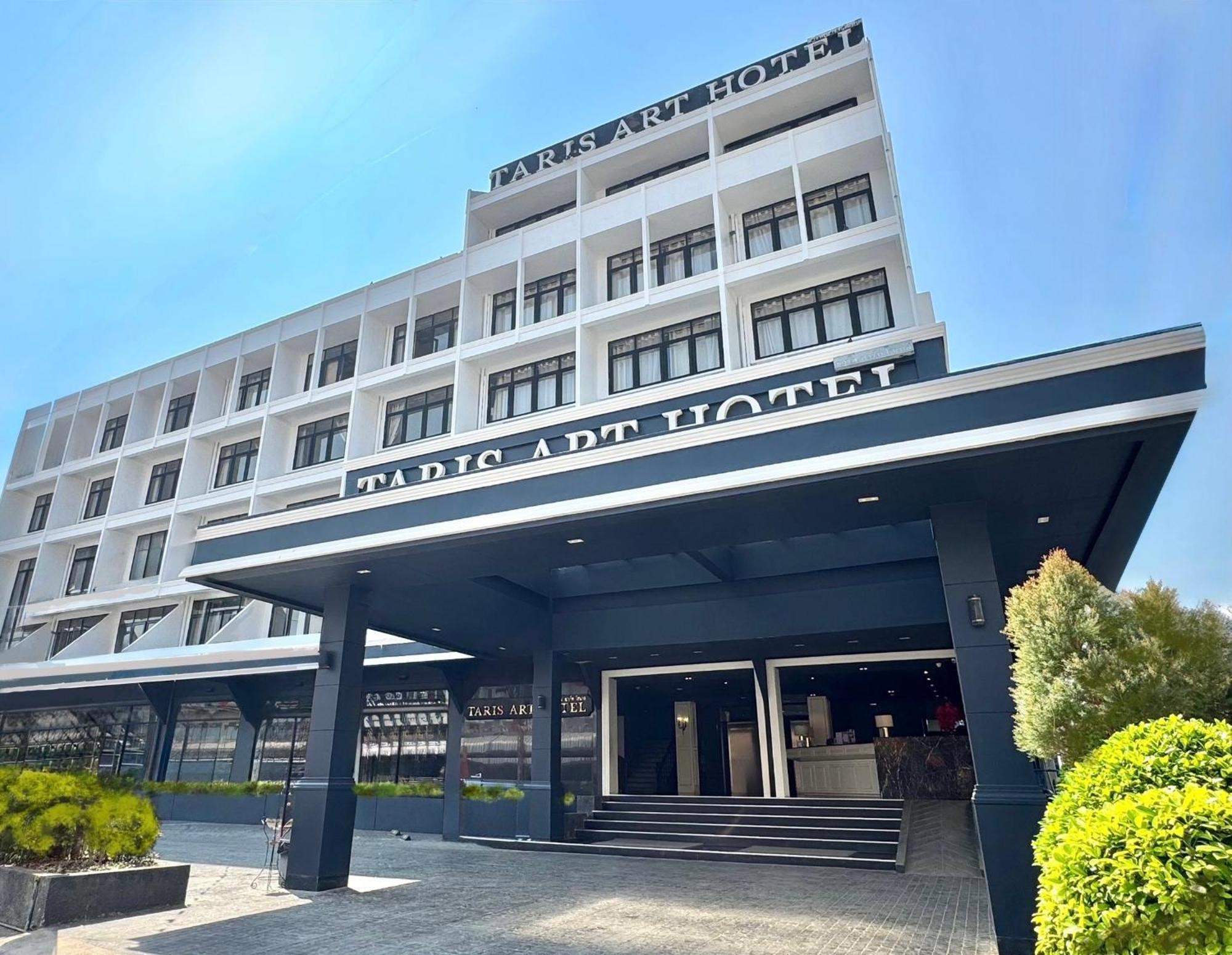 Taris Art Hotel Phrae Exteriér fotografie